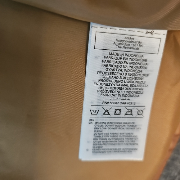 adidas Originals Primaloft Insulation Outer Station Classic Coach Jacket - Picture 9 of 9